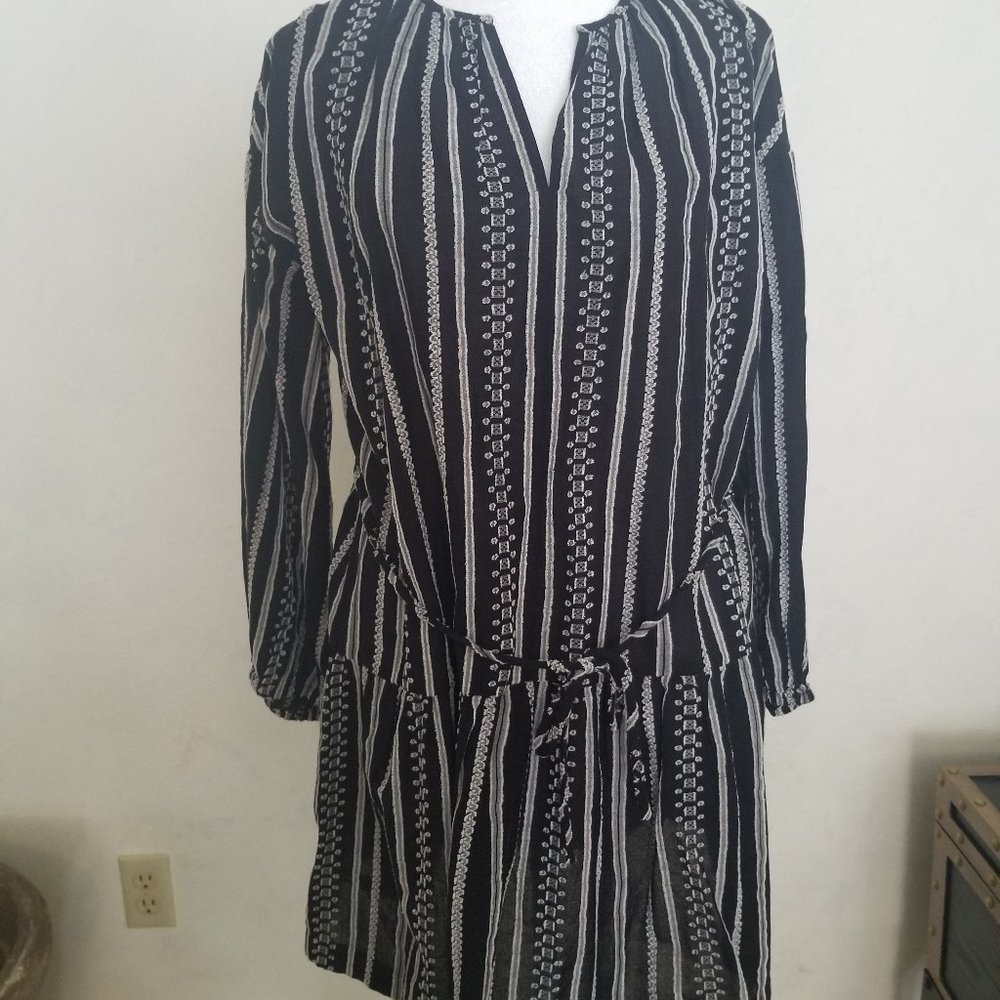 Loft cotton  dropped waist short dress size small in black/white.